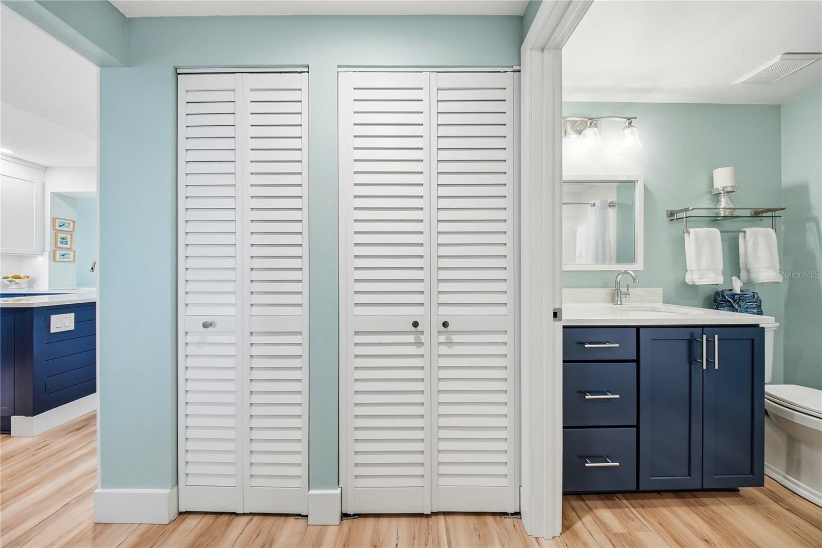 Image 26 of 56 For 8021 Sailboat Key Boulevard S 403