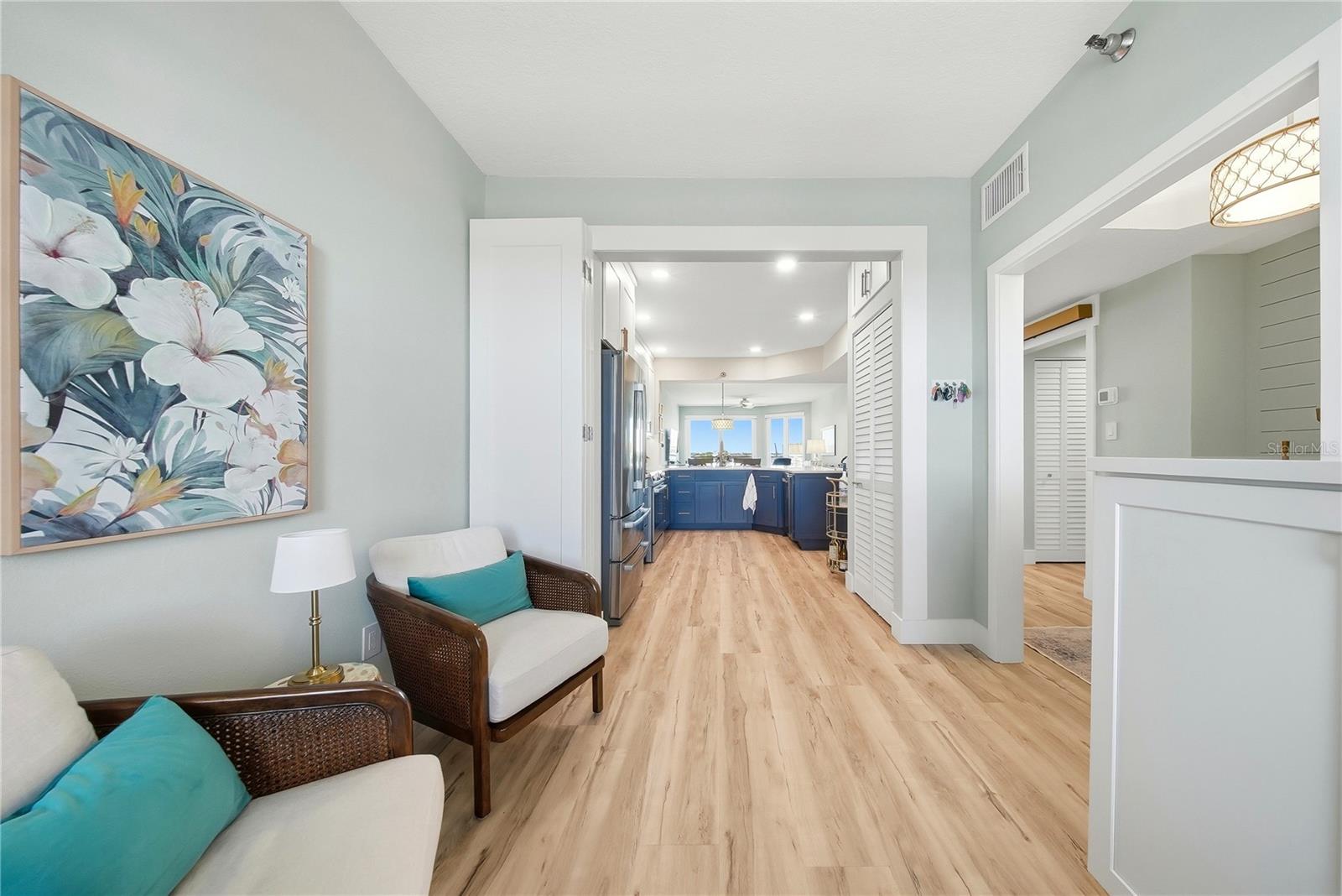 Image 35 of 56 For 8021 Sailboat Key Boulevard S 403