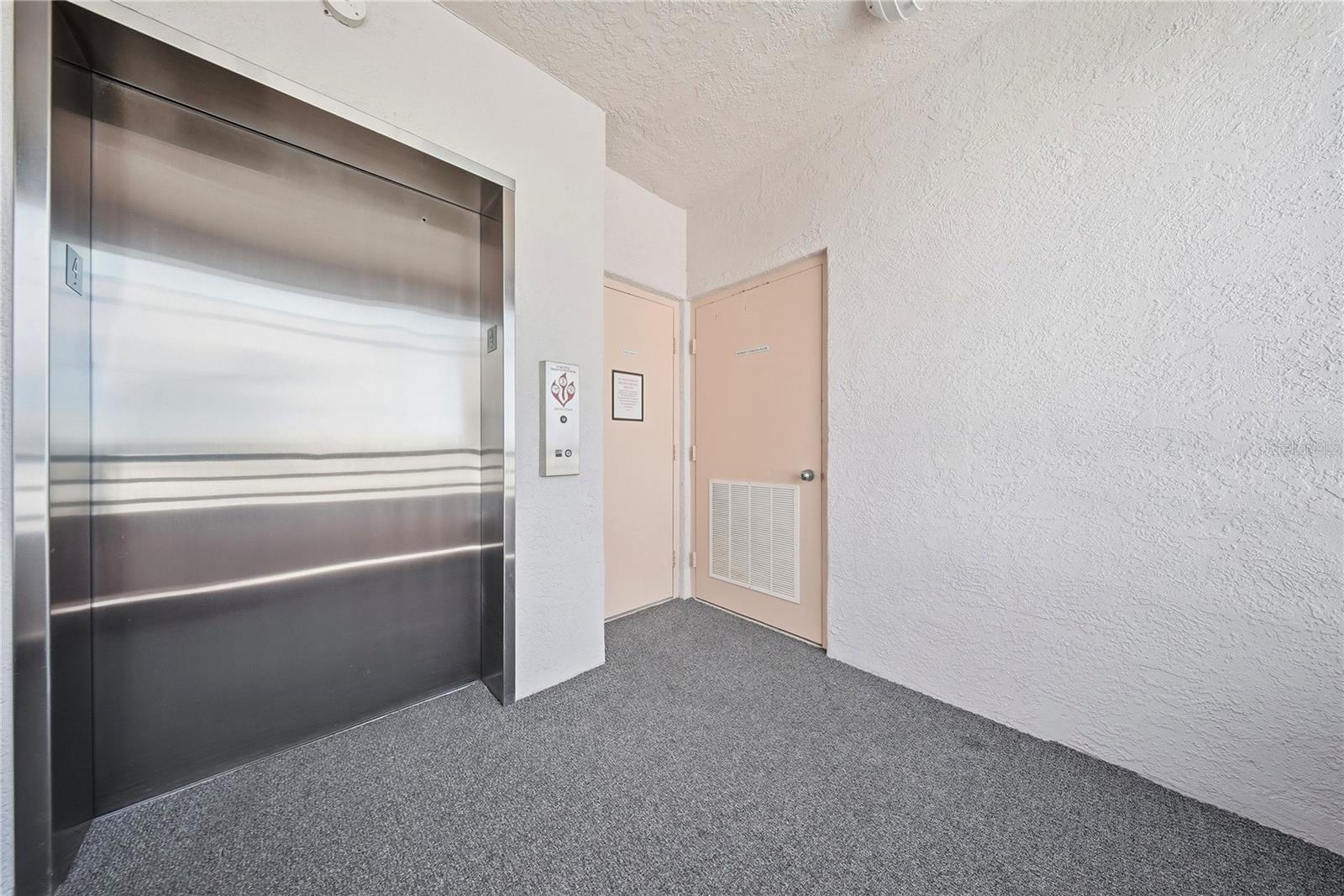 Image 36 of 56 For 8021 Sailboat Key Boulevard S 403