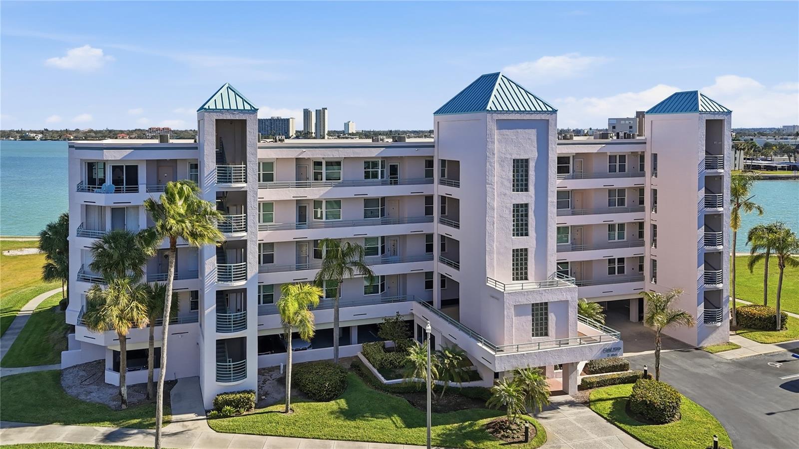 Image 50 of 56 For 8021 Sailboat Key Boulevard S 403