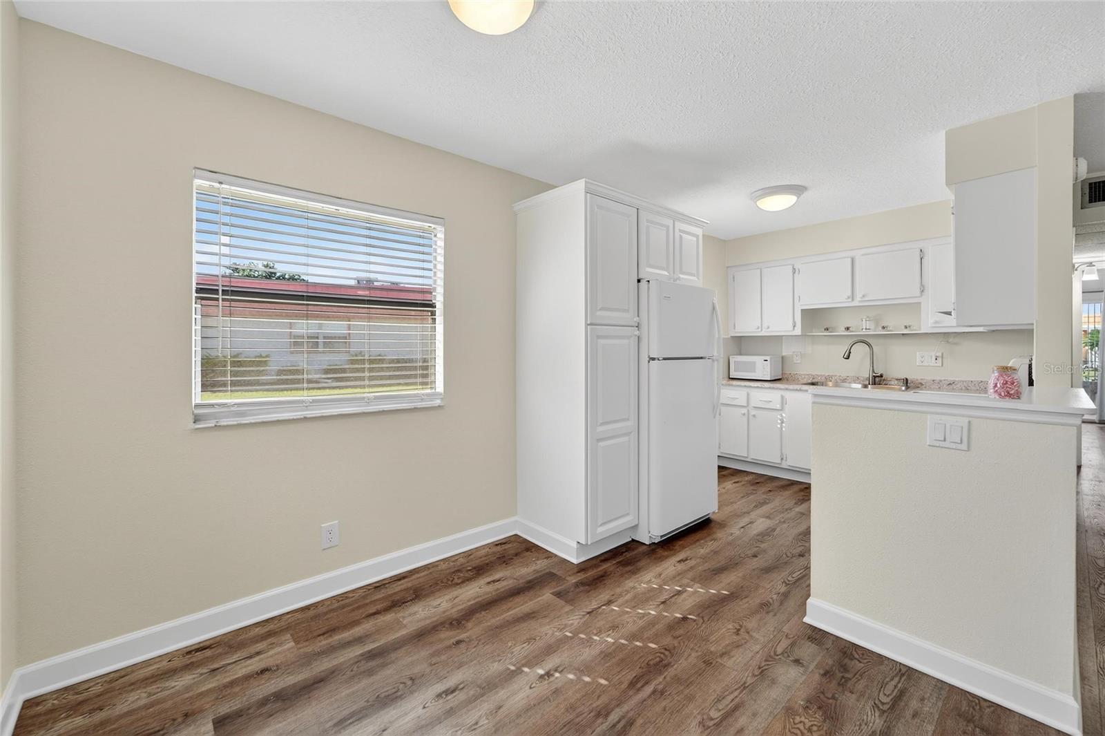 Image 6 of 27 For 1802 Bedford Lane 12