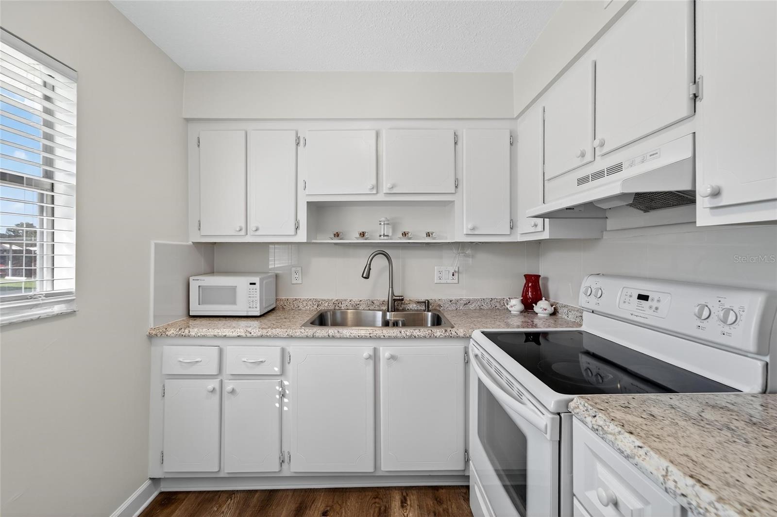 Image 7 of 27 For 1802 Bedford Lane 12