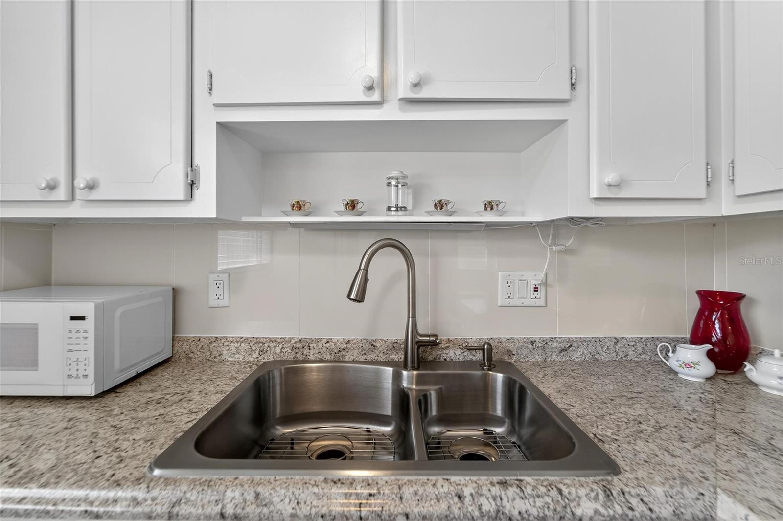 Image 8 of 27 For 1802 Bedford Lane 12