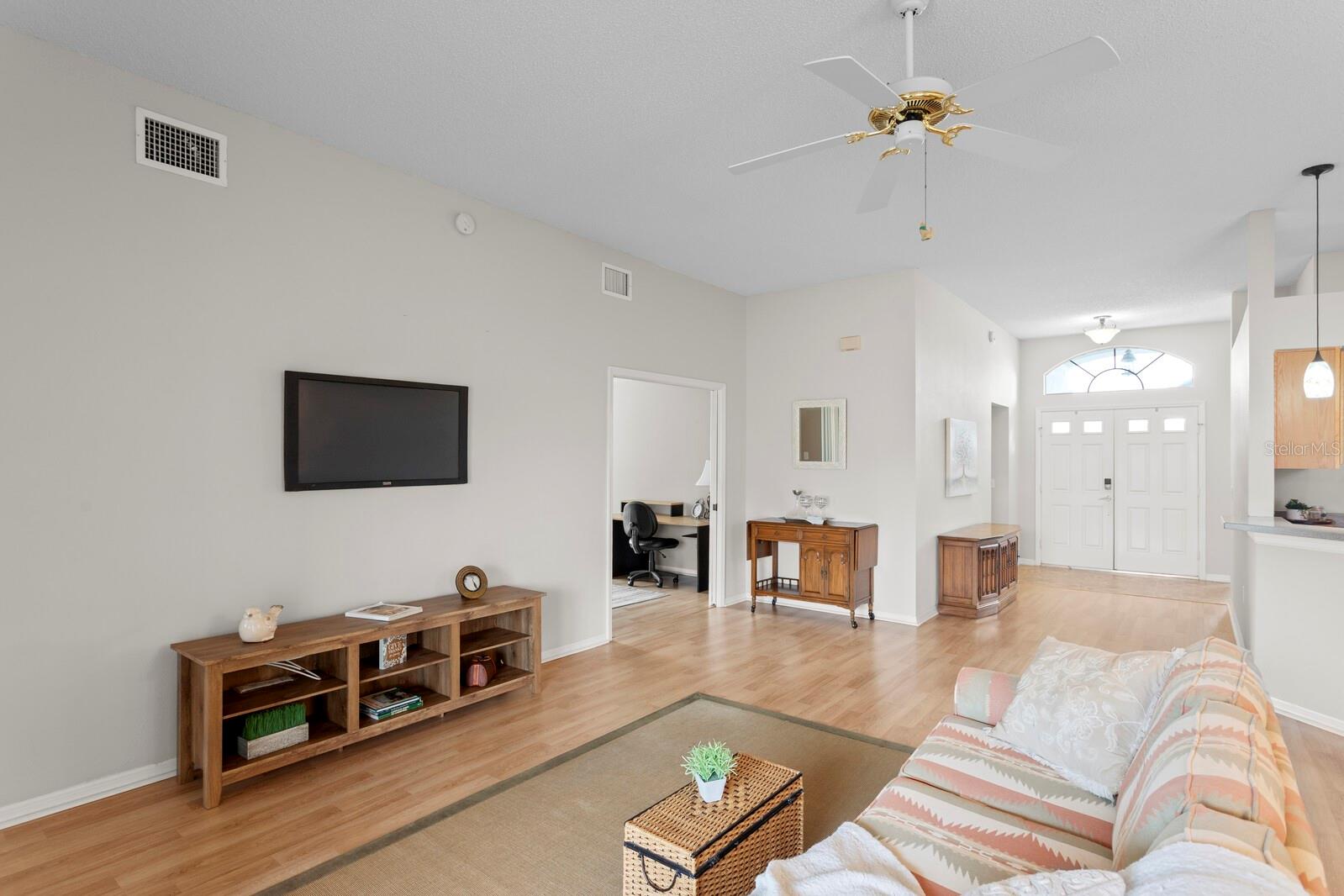 Image 18 of 45 For 11751 Aintree Court