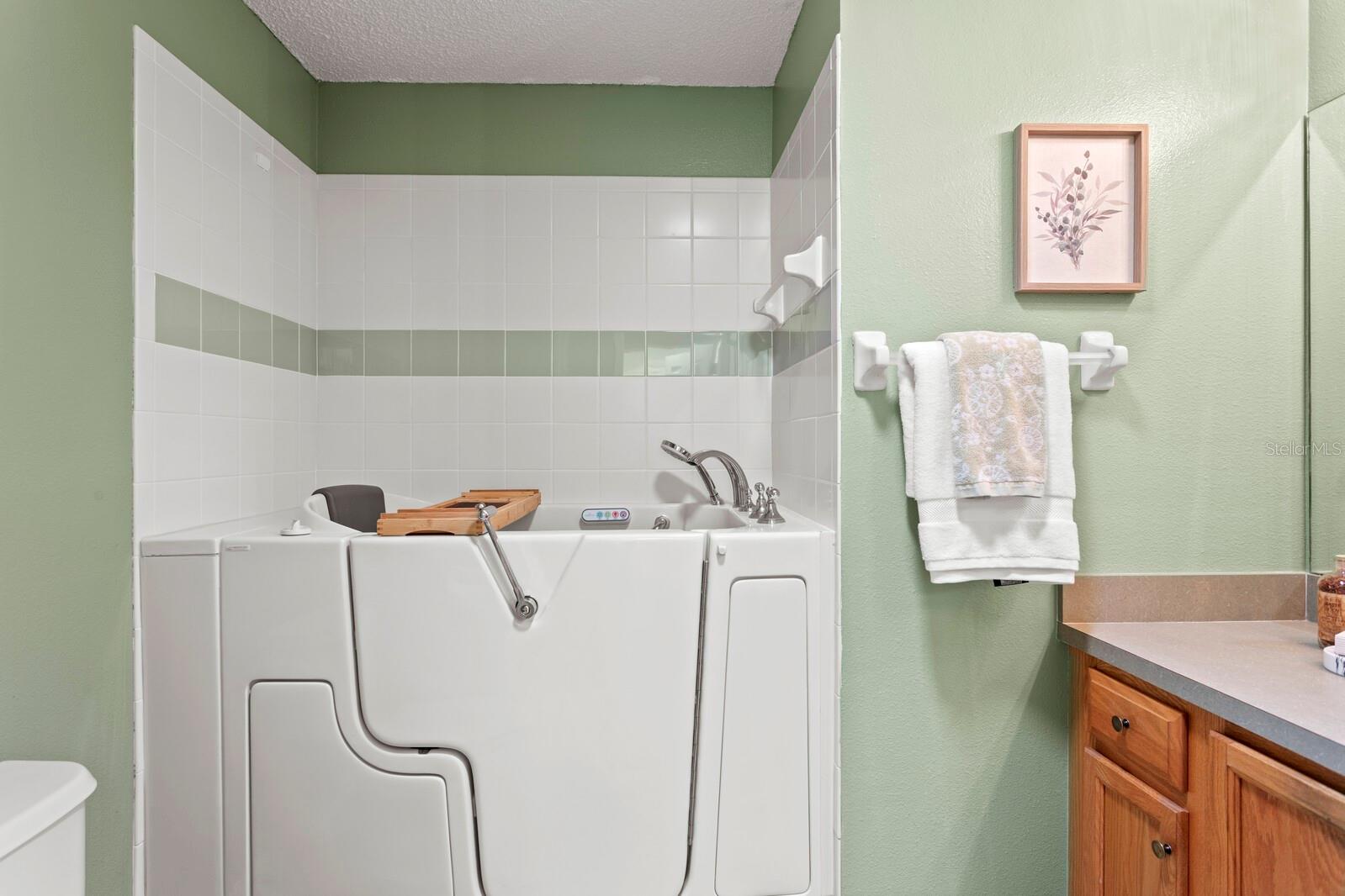 Image 30 of 45 For 11751 Aintree Court