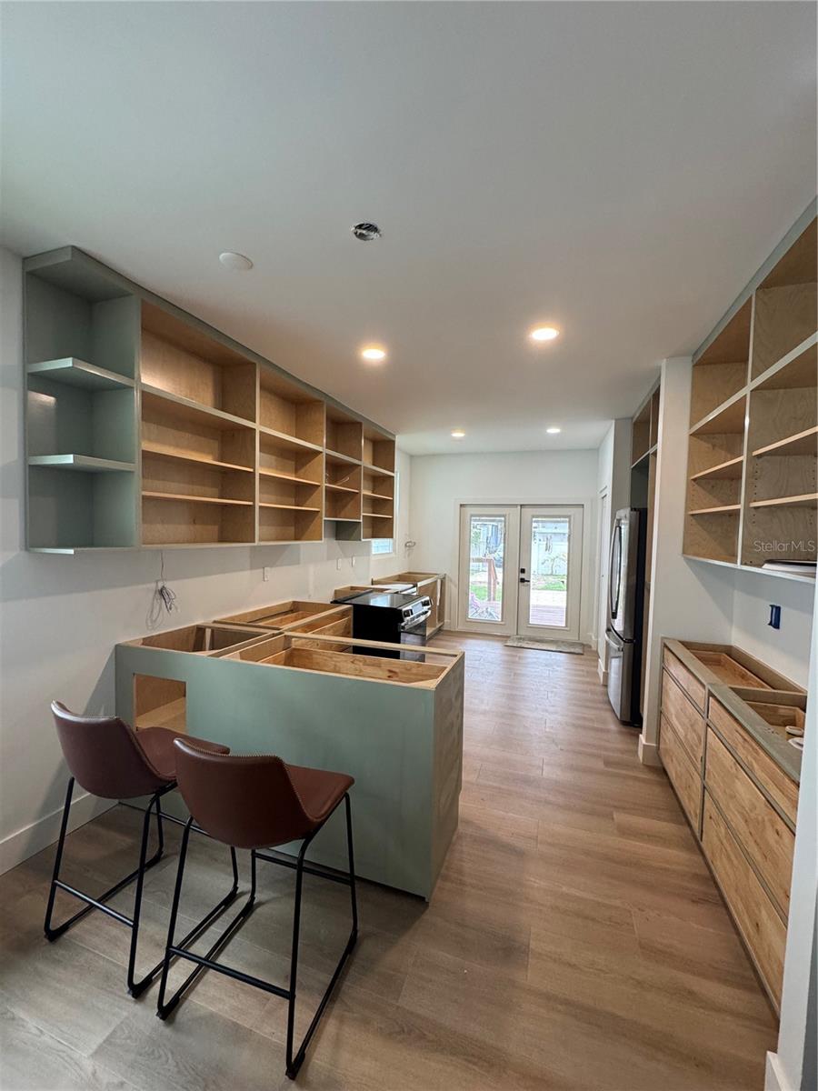 Listing photo id 12 for 212 Fremont Avenue