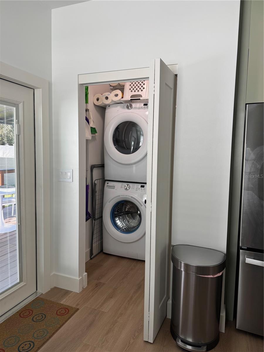 Listing photo id 15 for 212 Fremont Avenue