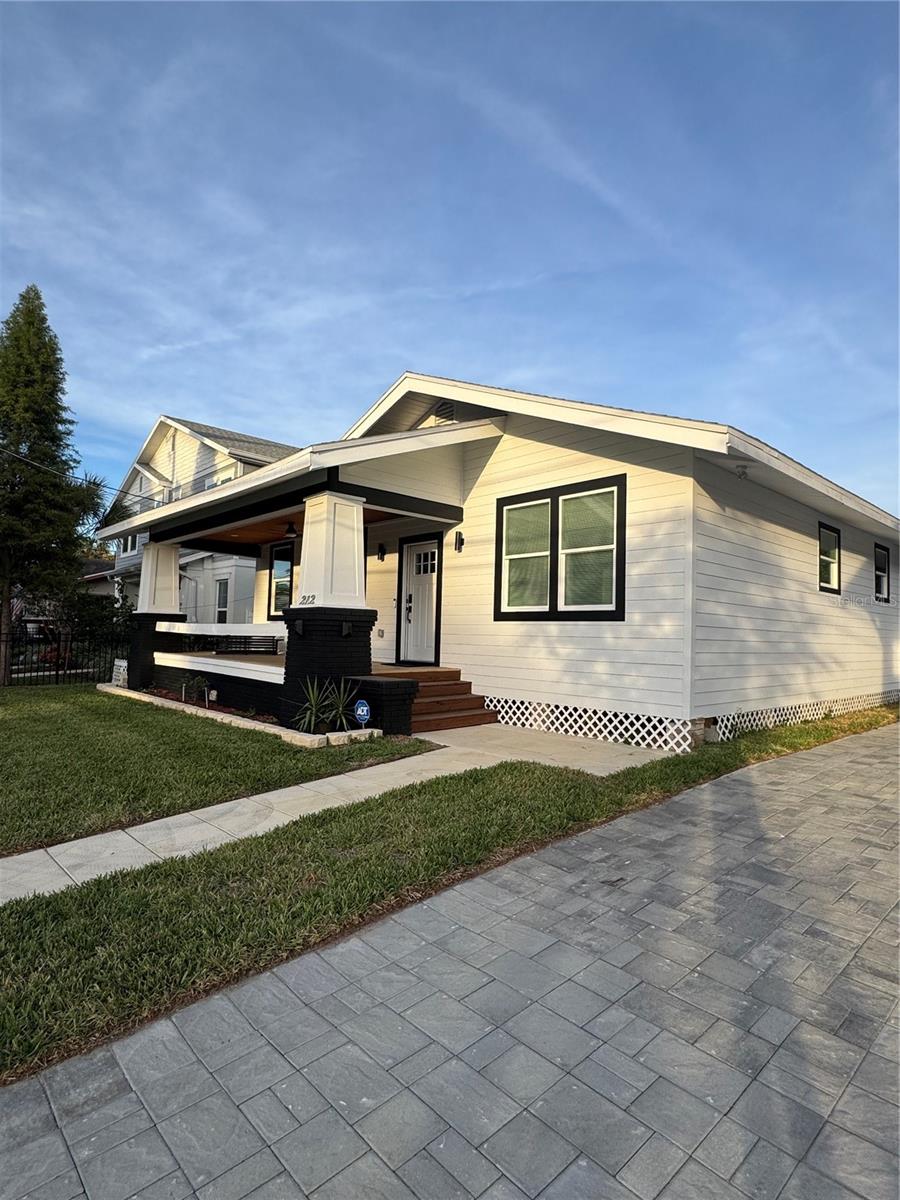 Listing photo id 0 for 212 Fremont Avenue