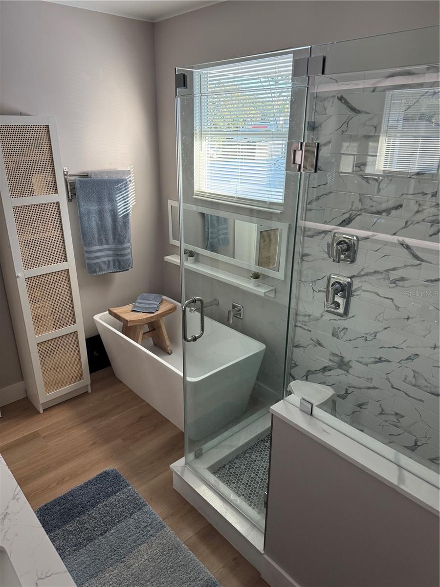 Listing photo id 18 for 212 Fremont Avenue