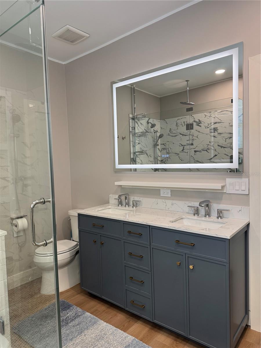 Listing photo id 19 for 212 Fremont Avenue