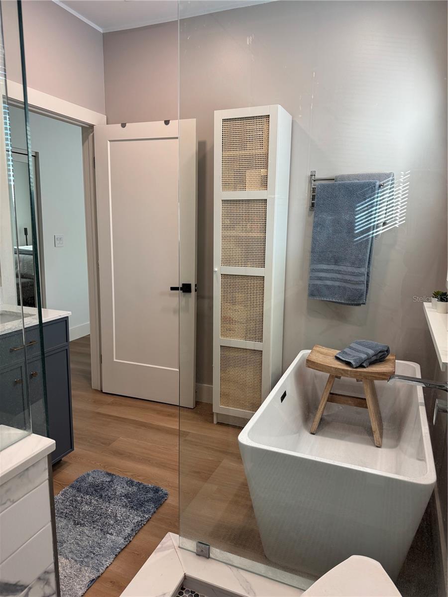 Listing photo id 20 for 212 Fremont Avenue