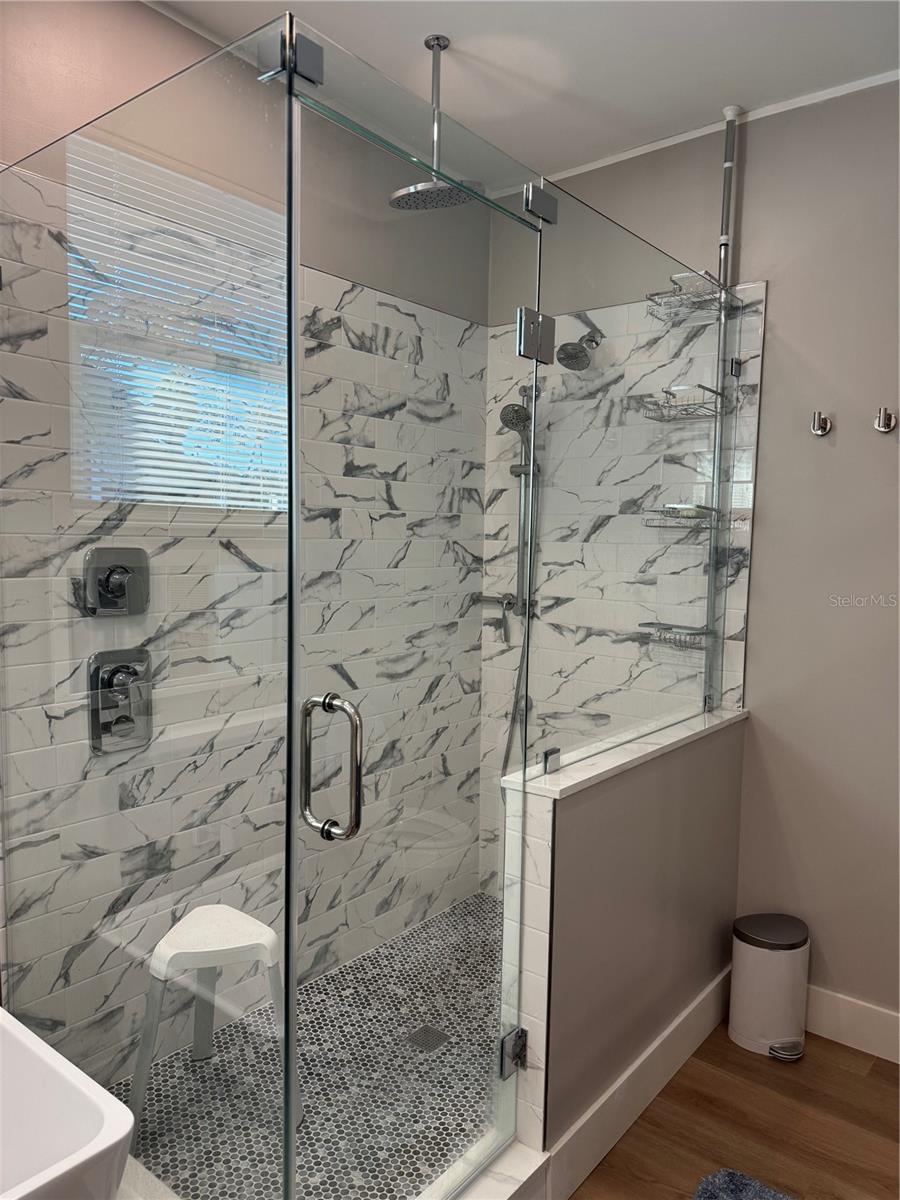 Listing photo id 21 for 212 Fremont Avenue