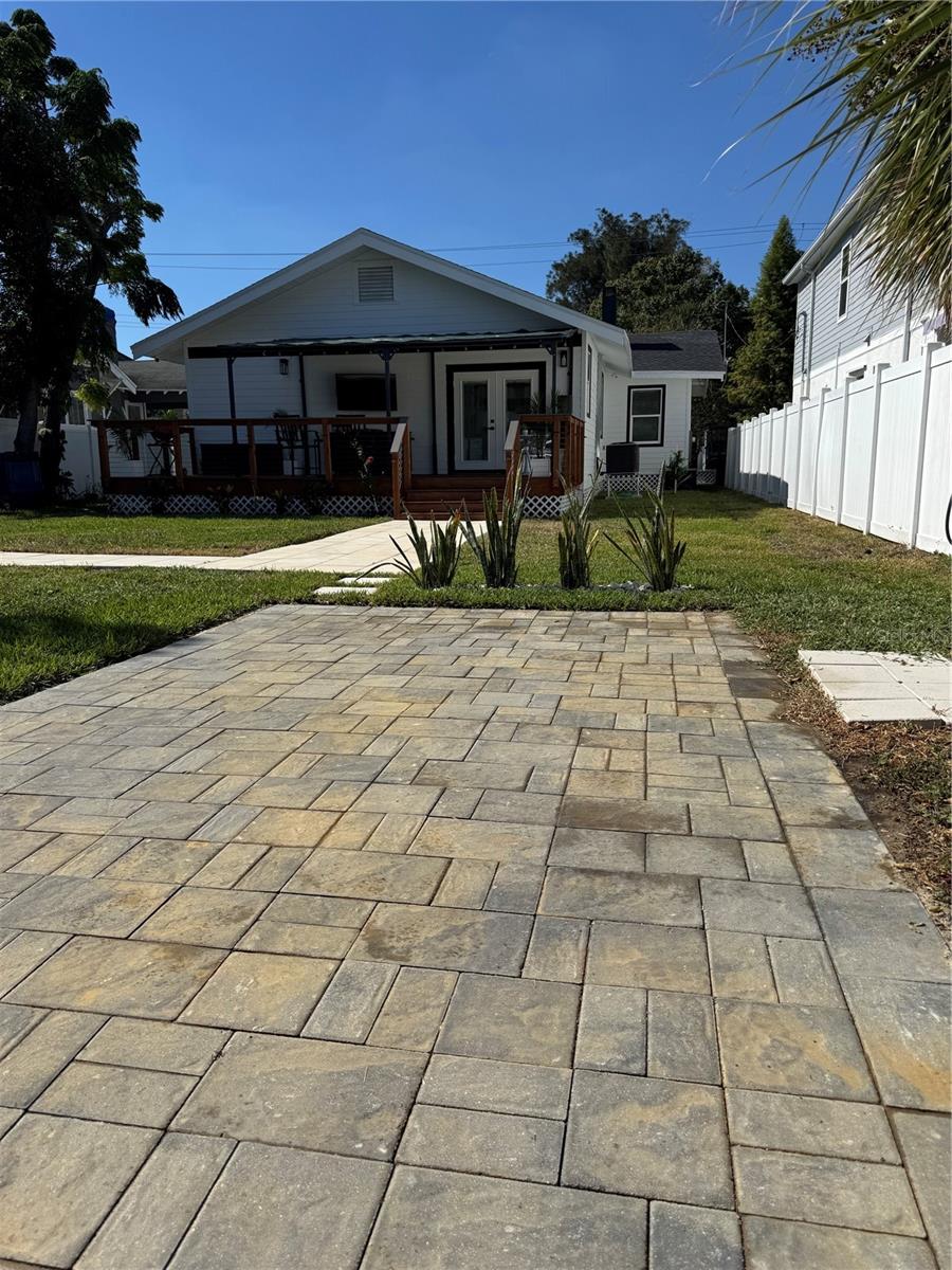 Listing photo id 27 for 212 Fremont Avenue