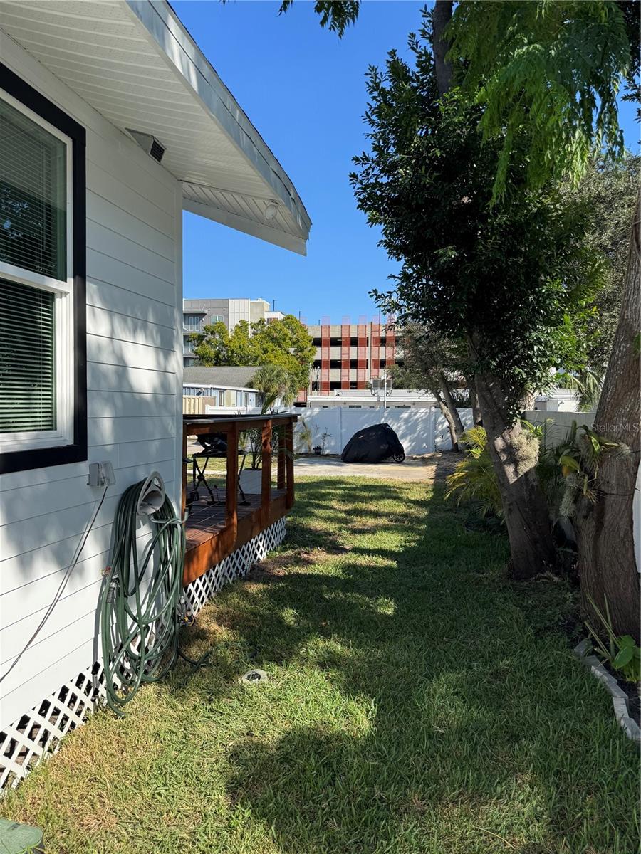 Listing photo id 28 for 212 Fremont Avenue