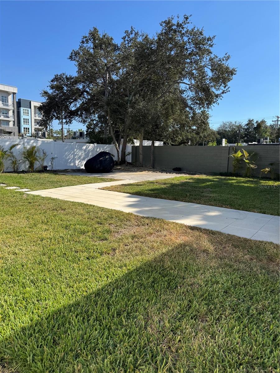 Listing photo id 29 for 212 Fremont Avenue