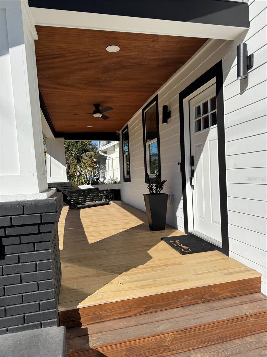 Listing photo id 2 for 212 Fremont Avenue