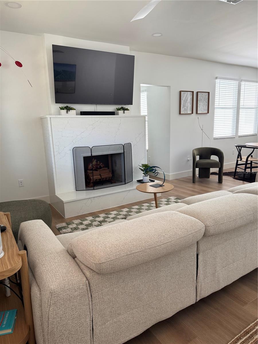 Listing photo id 4 for 212 Fremont Avenue