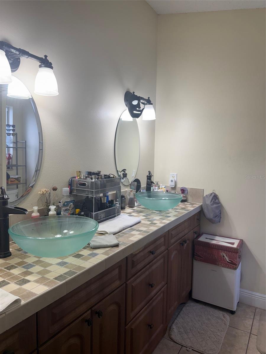 Image 12 of 14 For 426 Benson Street