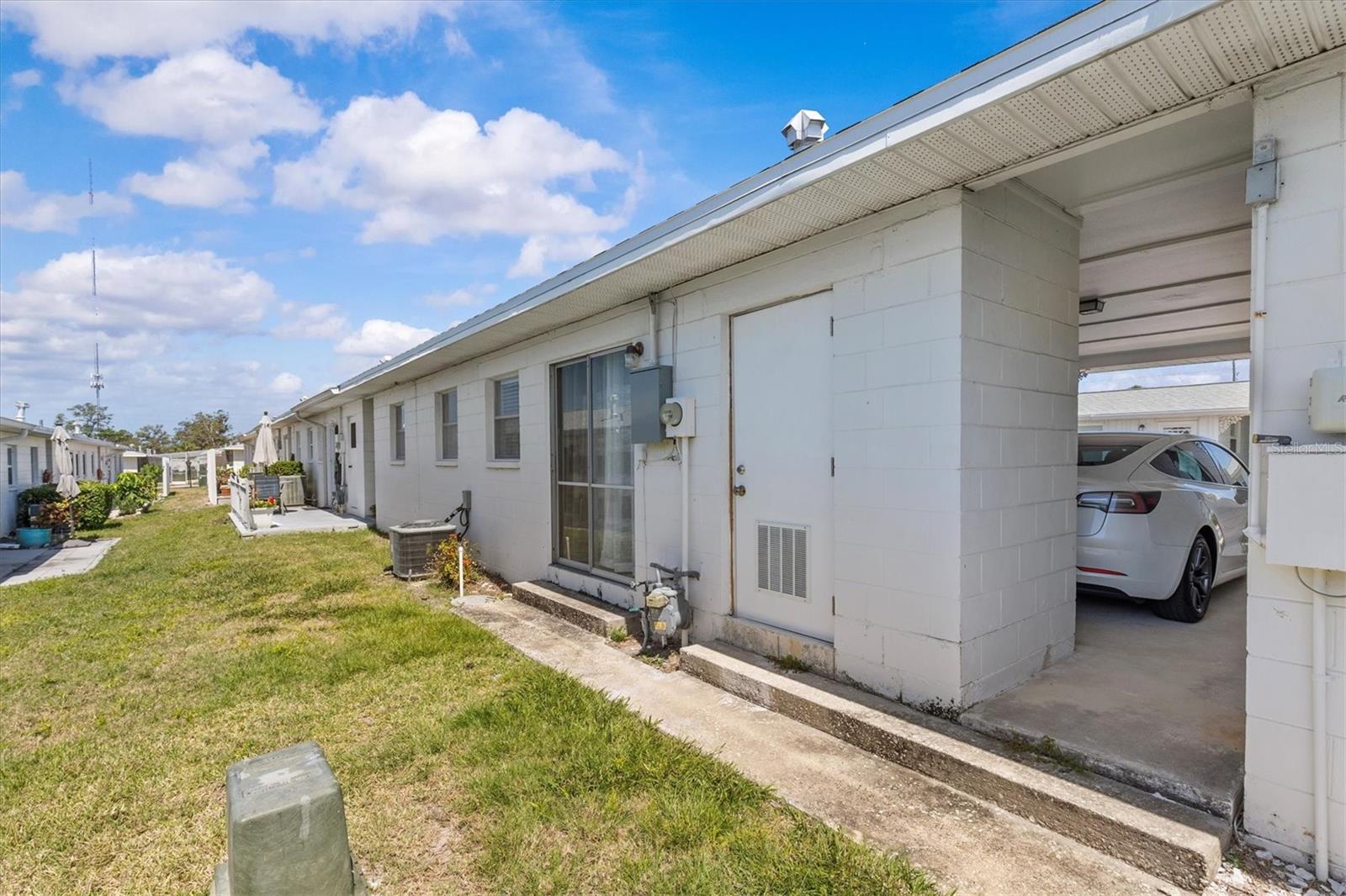 Image 20 of 35 For 12400 Park Boulevard 210