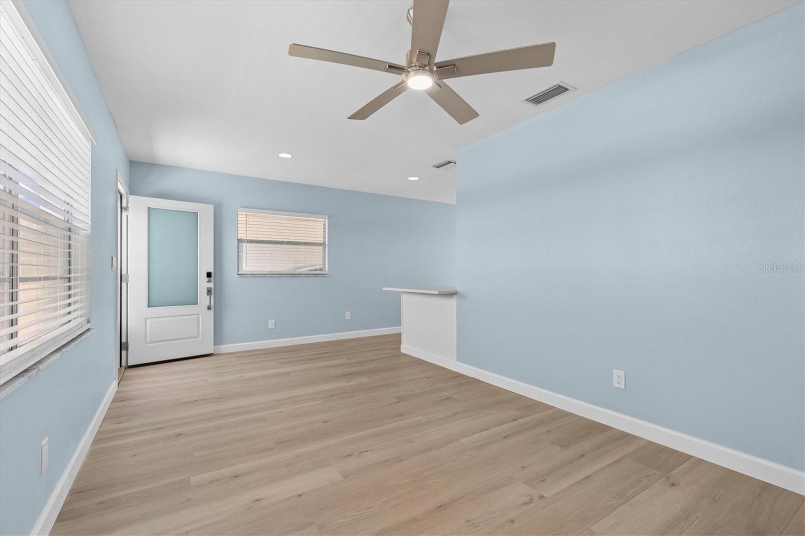 Image 7 of 35 For 12400 Park Boulevard 210