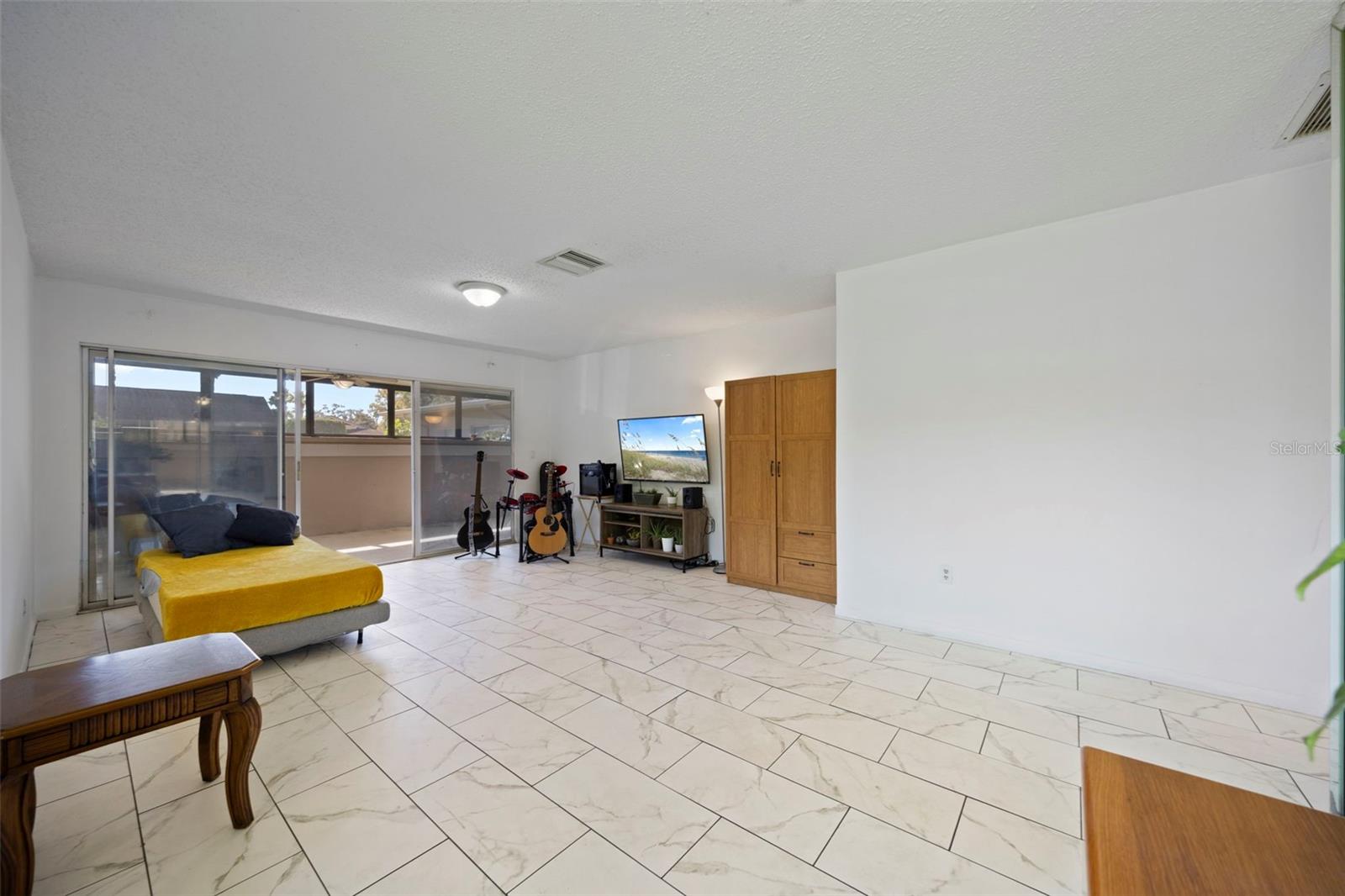 Image 11 of 44 For 2484 Laurelwood Drive A