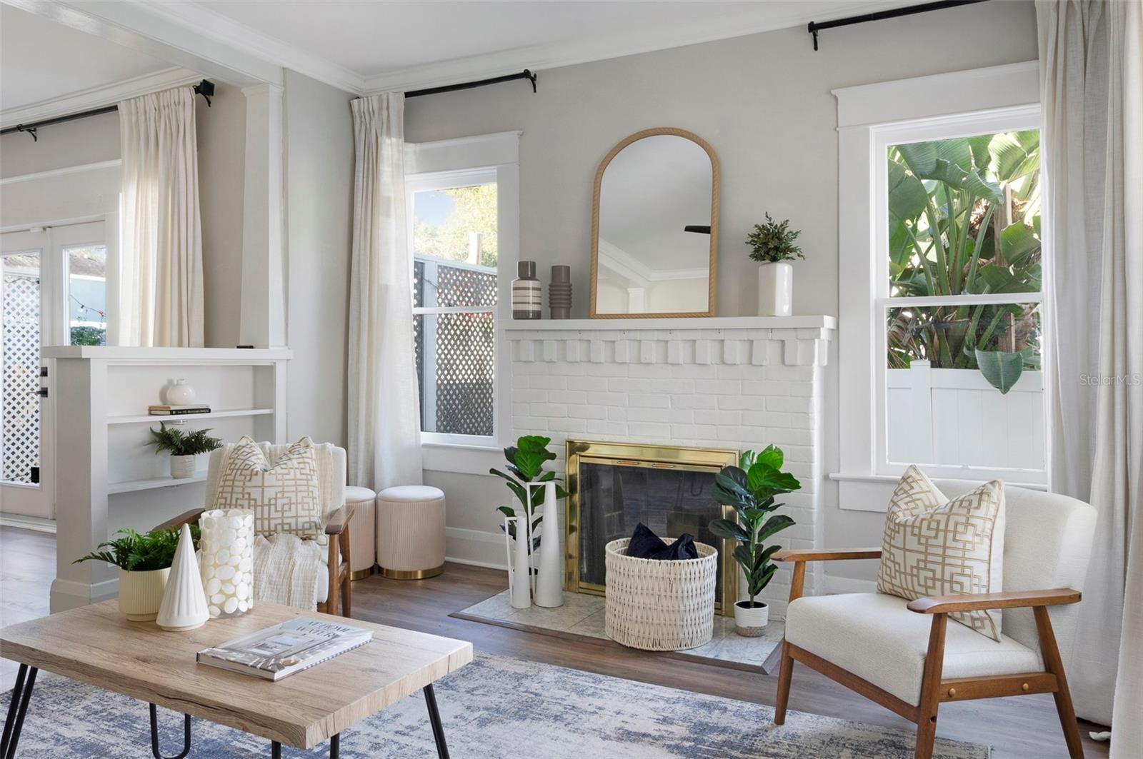 Listing photo id 15 for 2715 Ferdinand Avenue