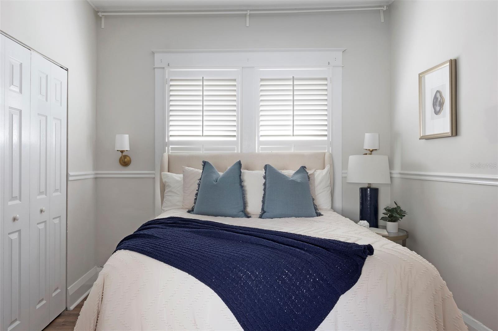 Listing photo id 26 for 2715 Ferdinand Avenue