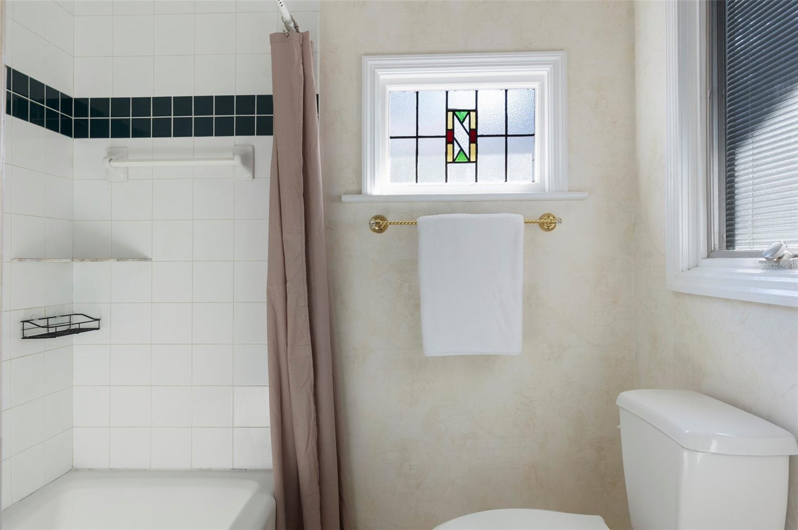 Listing photo id 29 for 2715 Ferdinand Avenue