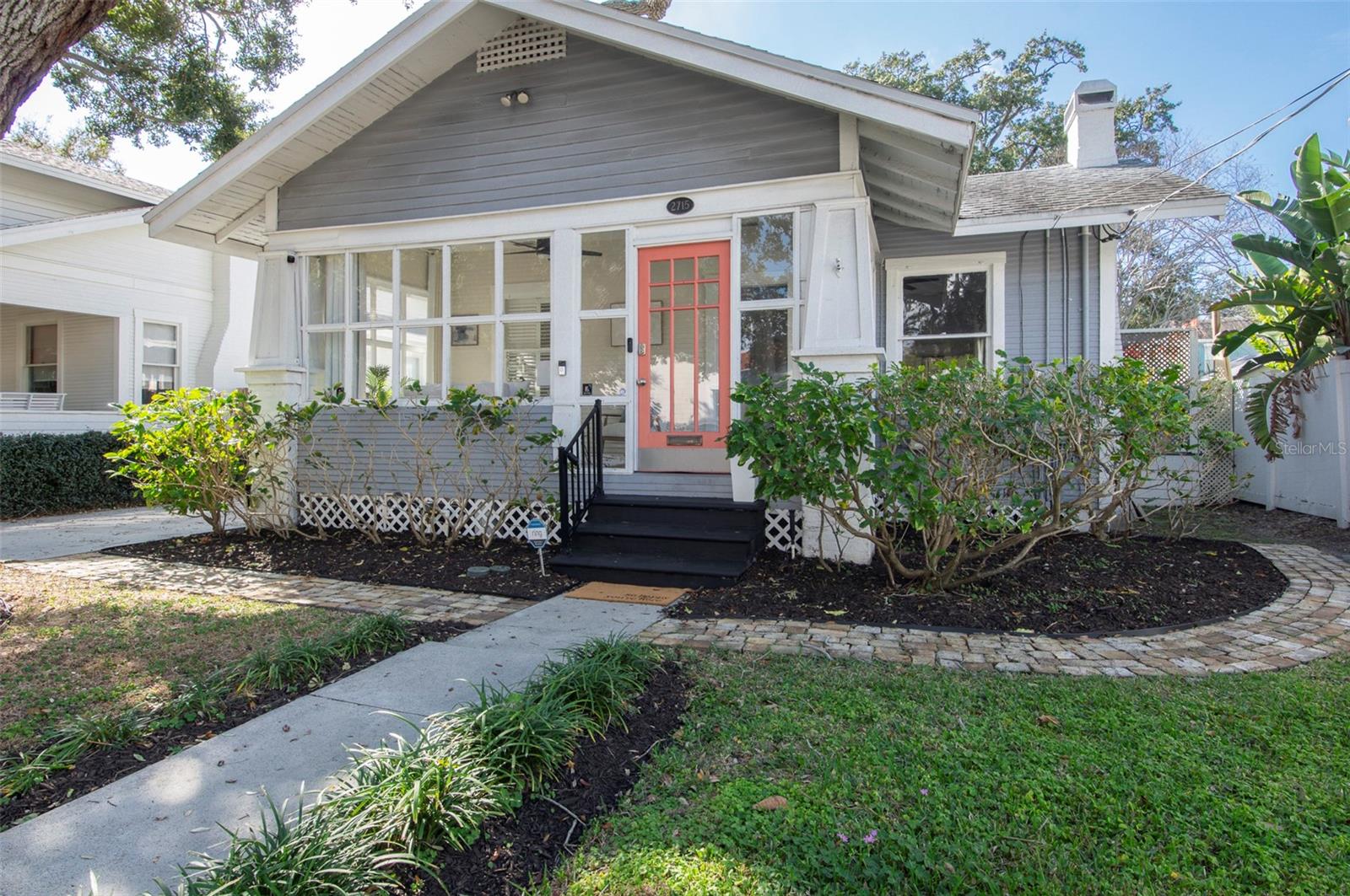 Listing photo id 5 for 2715 Ferdinand Avenue