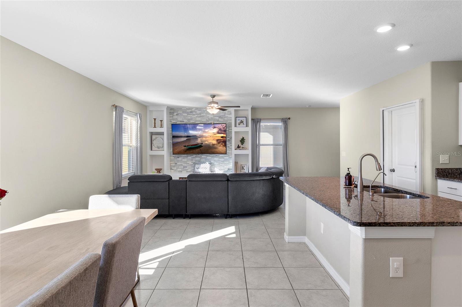 Image 11 of 30 For 15507 Peace River Place