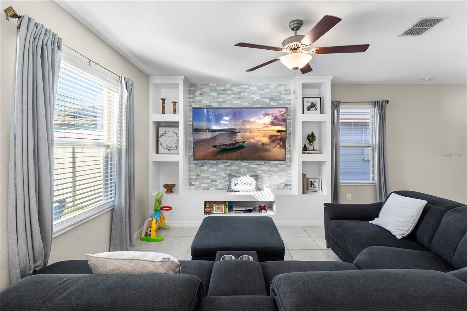 Image 6 of 30 For 15507 Peace River Place