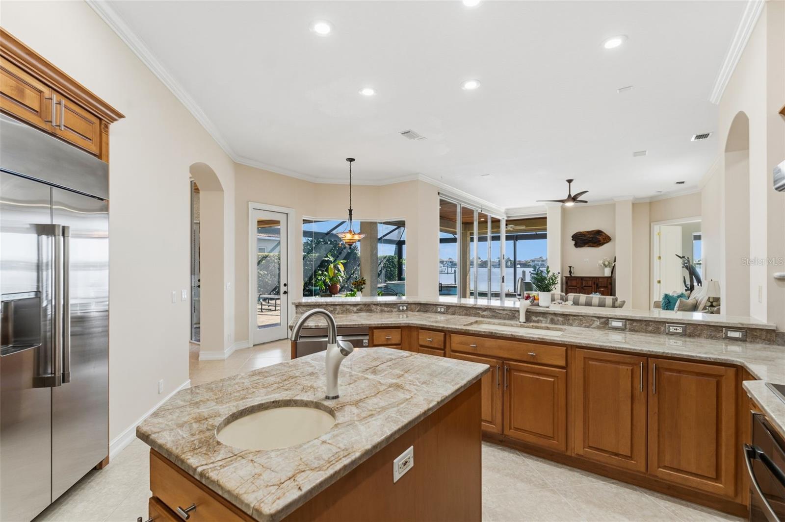 Image 10 of 100 For 807 3rd Street E