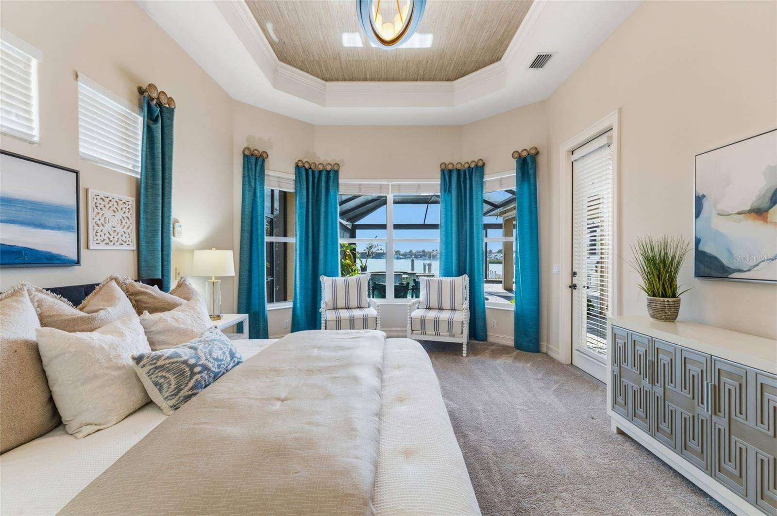 Image 11 of 100 For 807 3rd Street E