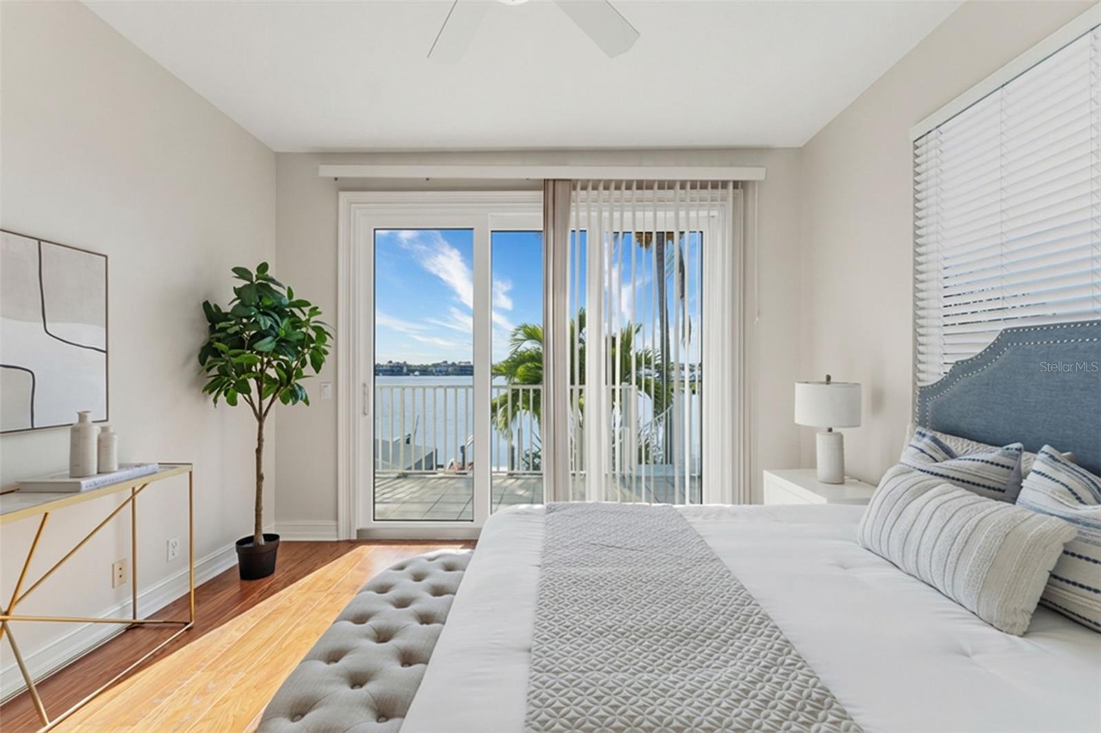 Image 13 of 100 For 807 3rd Street E