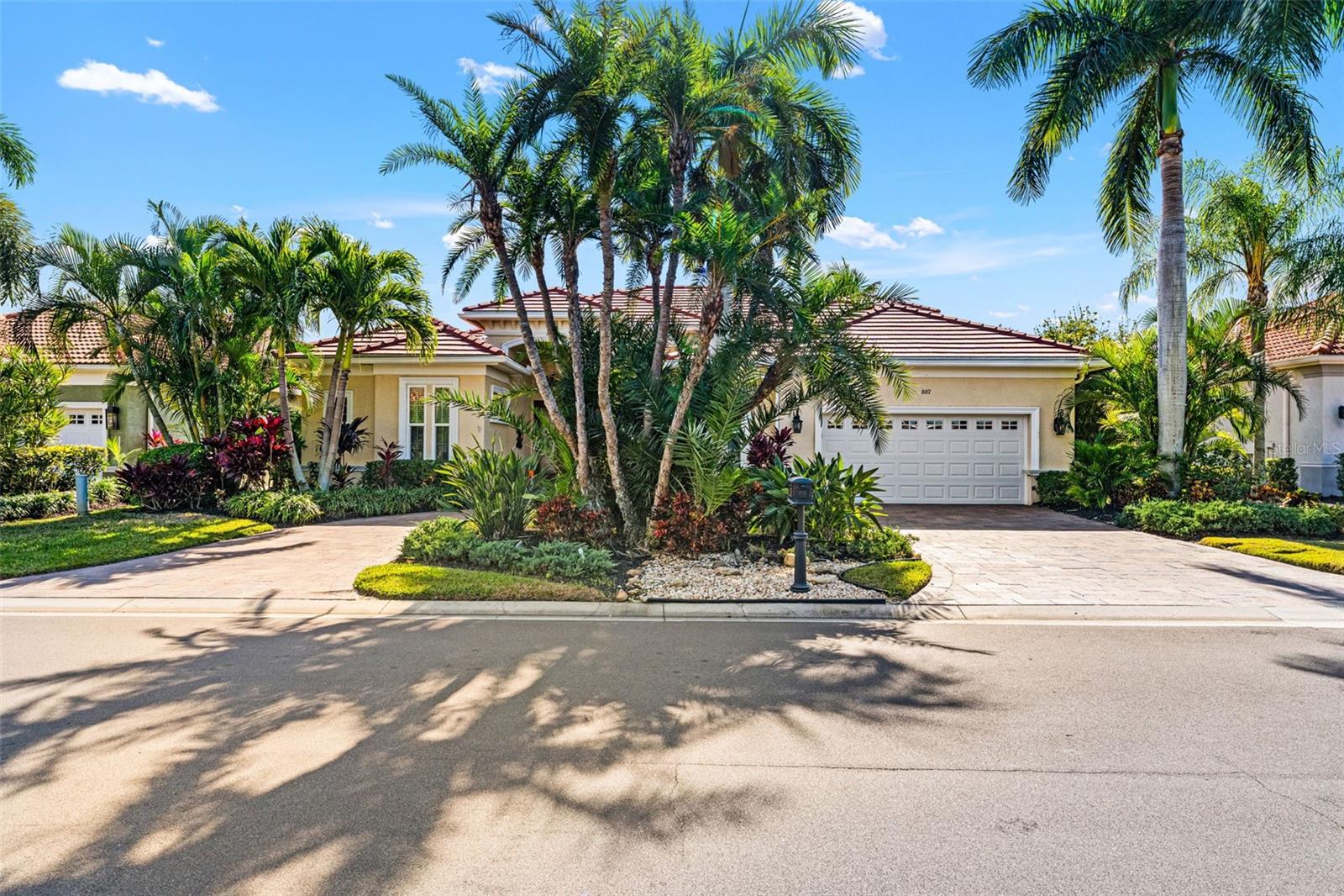 Image 16 of 100 For 807 3rd Street E