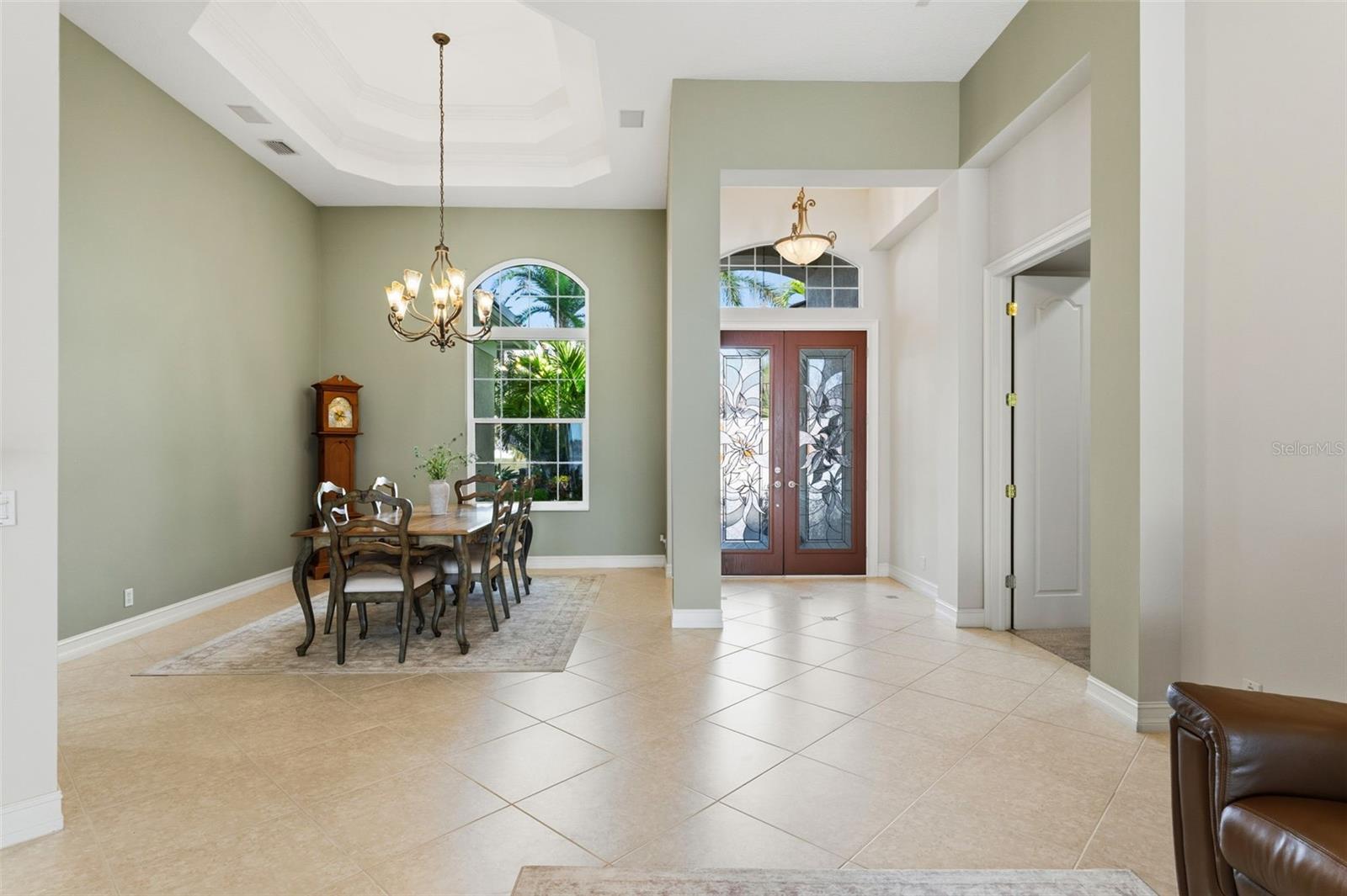 Image 21 of 100 For 807 3rd Street E