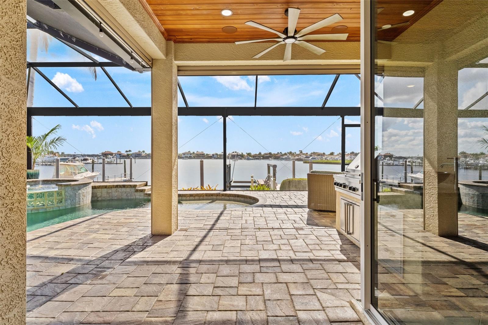 Image 23 of 100 For 807 3rd Street E