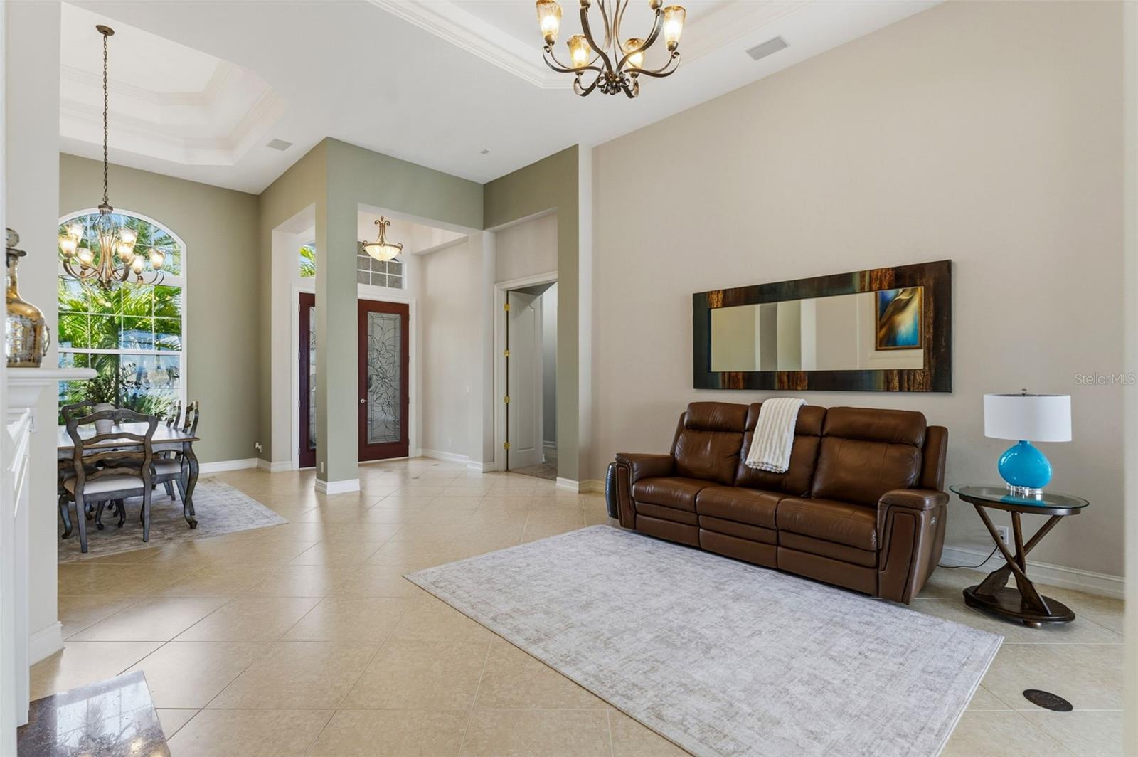 Image 25 of 100 For 807 3rd Street E