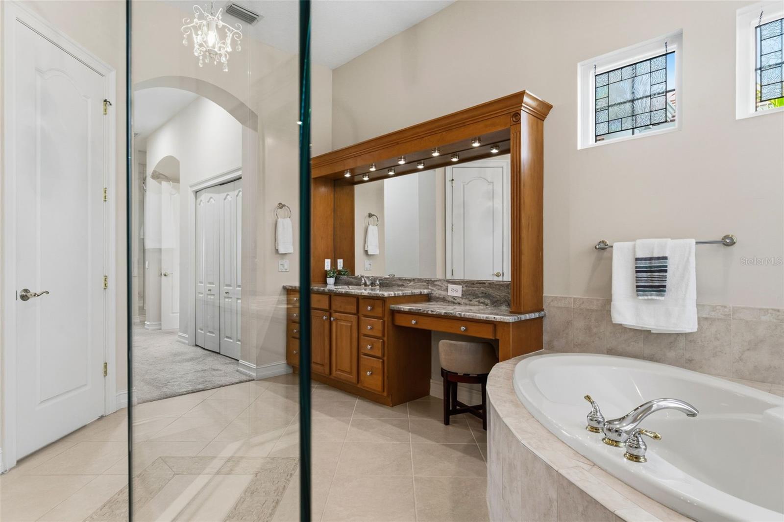 Image 32 of 100 For 807 3rd Street E