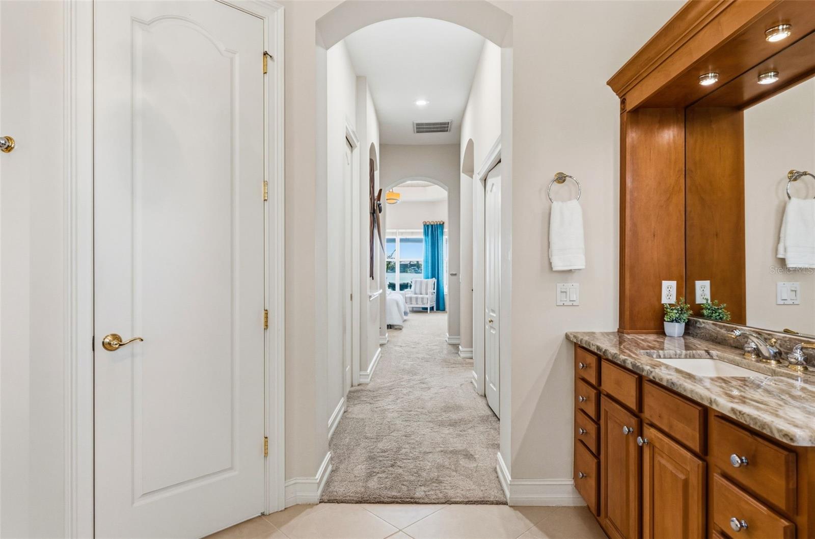 Image 33 of 100 For 807 3rd Street E