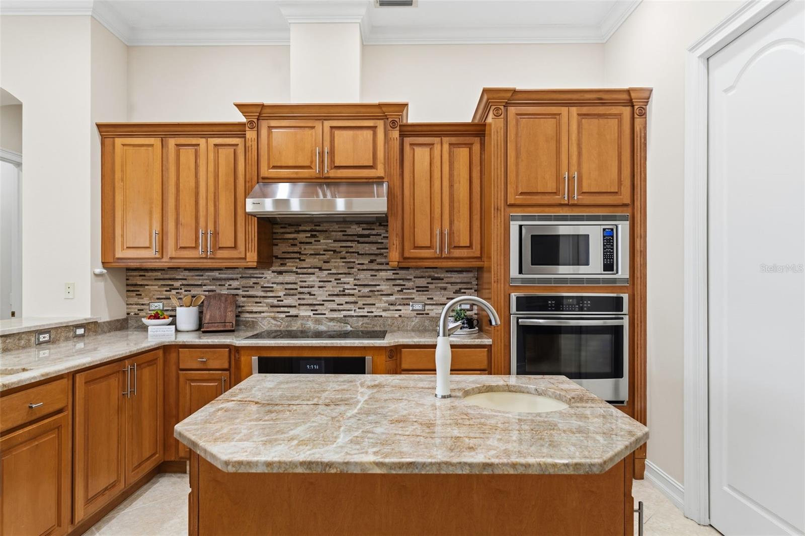 Image 39 of 100 For 807 3rd Street E