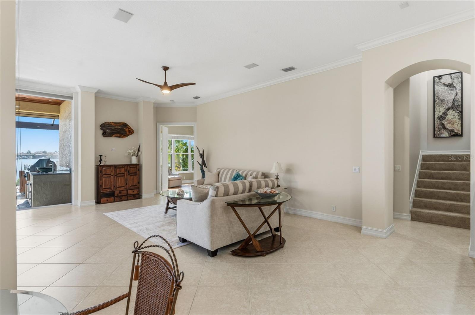 Image 47 of 100 For 807 3rd Street E