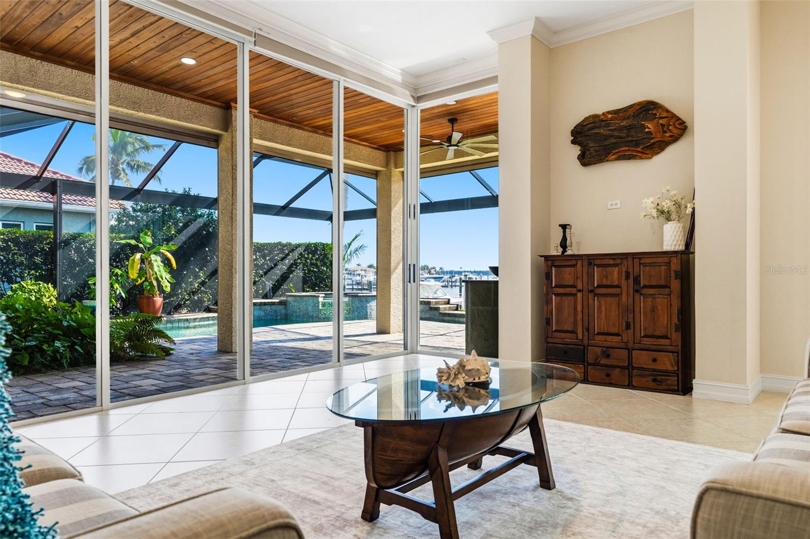 Image 49 of 100 For 807 3rd Street E