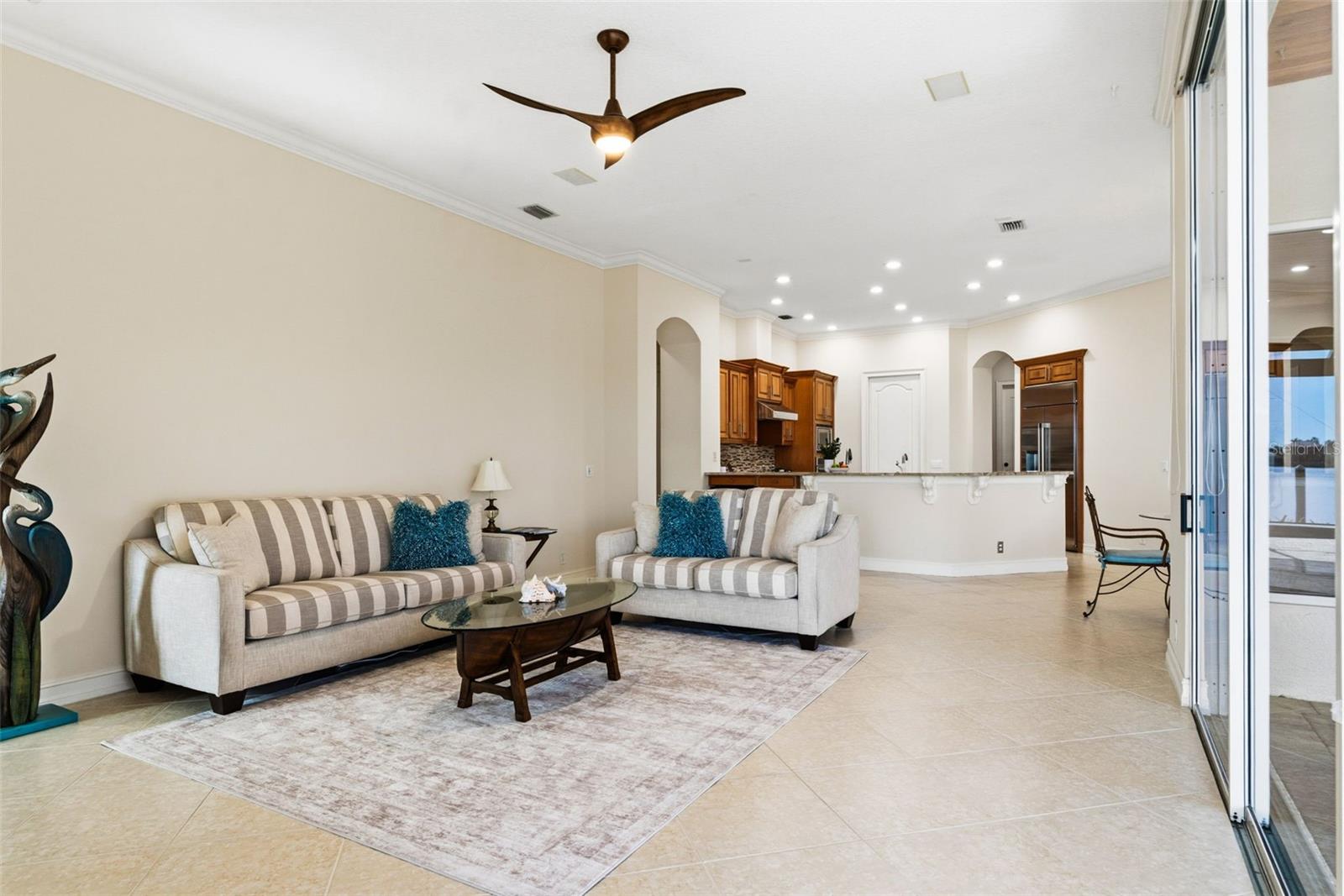 Image 53 of 100 For 807 3rd Street E