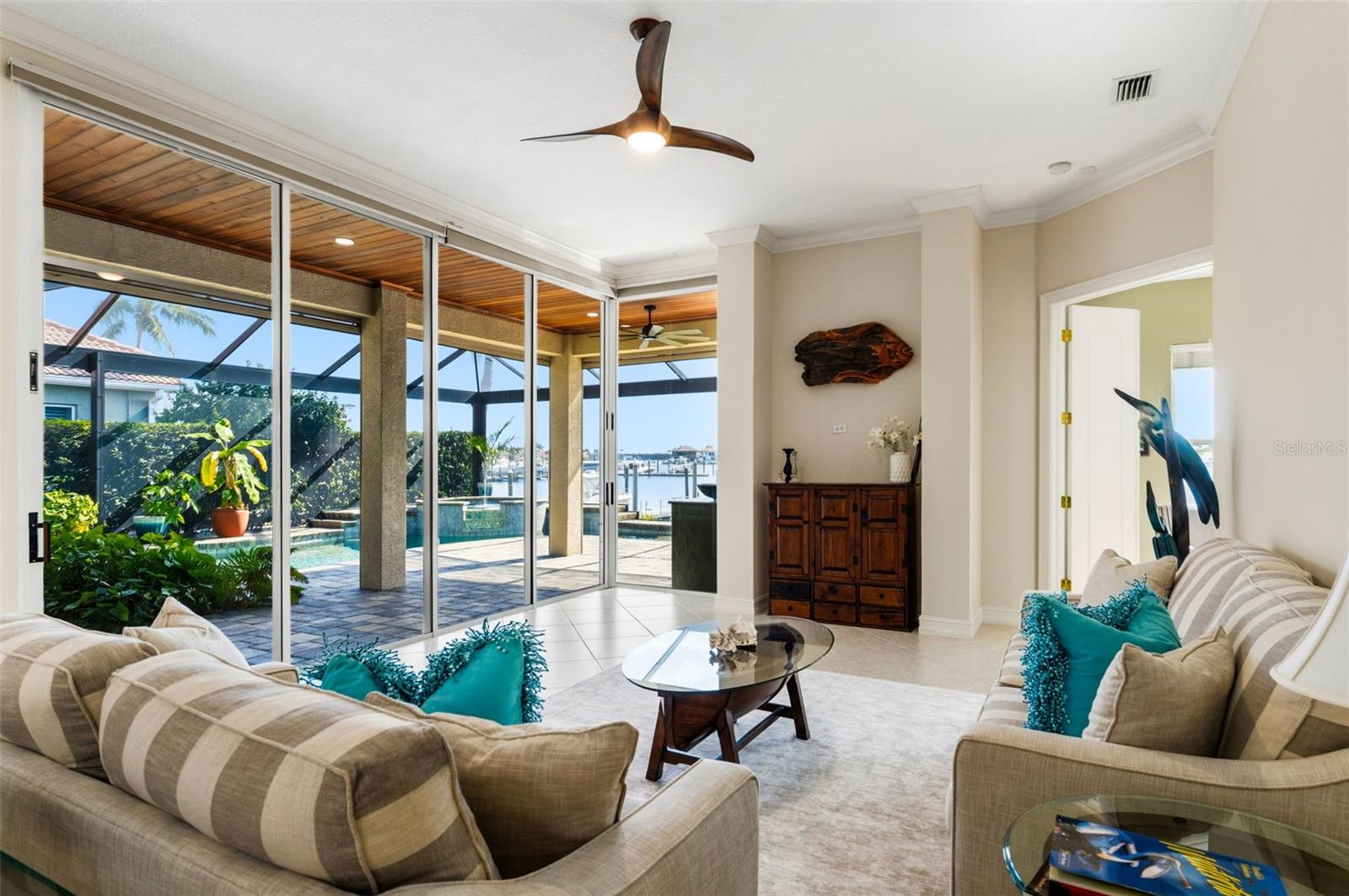 Image 8 of 100 For 807 3rd Street E