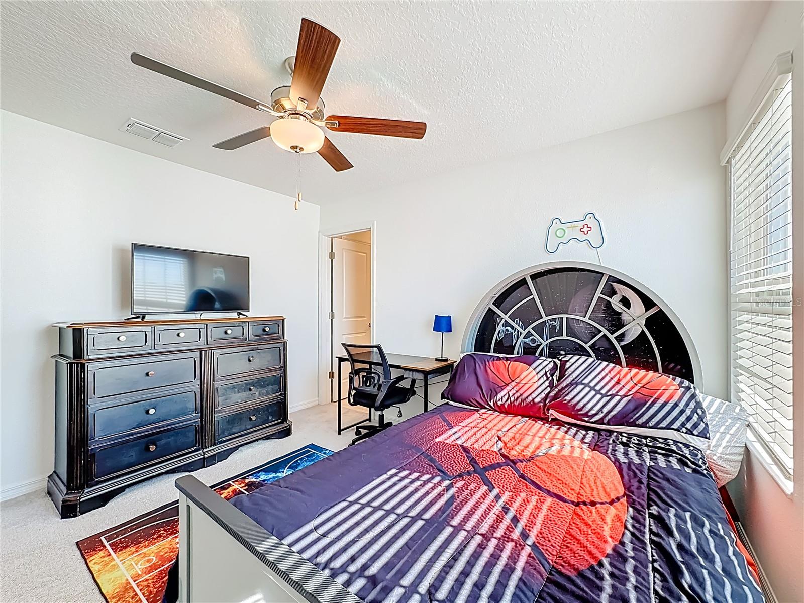 Image 49 of 64 For 5032 Eagle Rock Drive