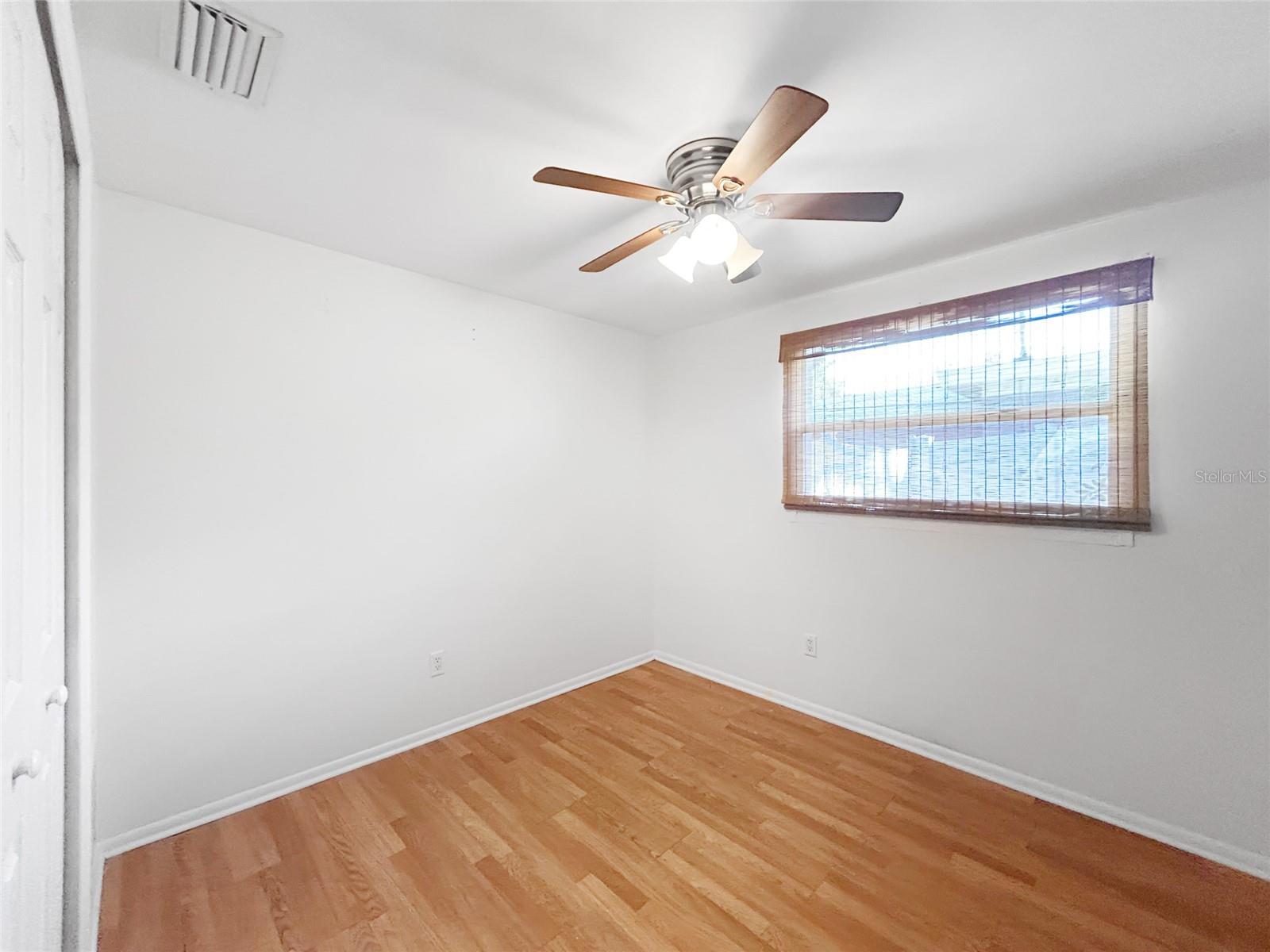 Image 25 of 30 For 2926 Tyson Avenue