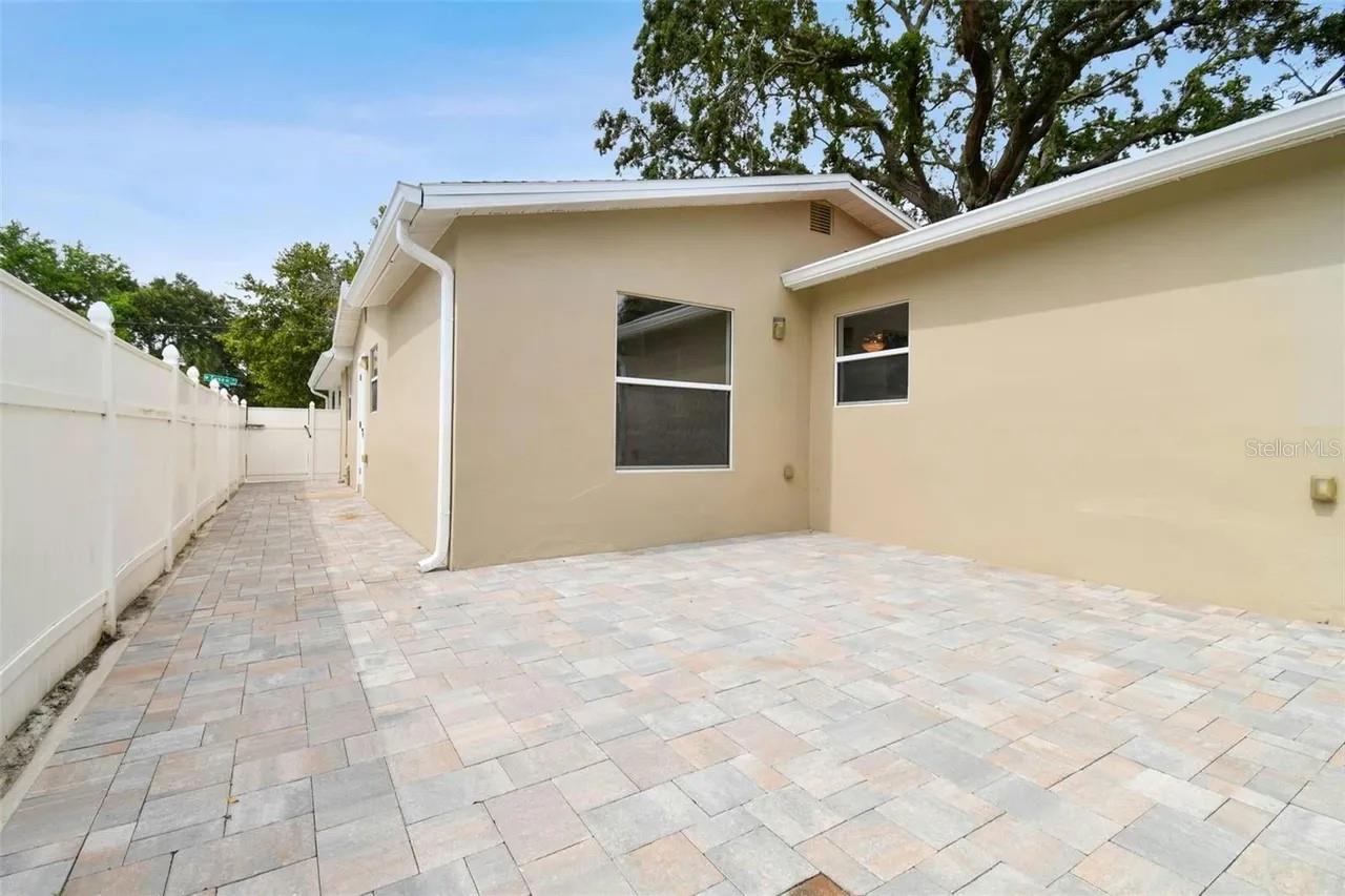 Image 27 of 30 For 2926 Tyson Avenue