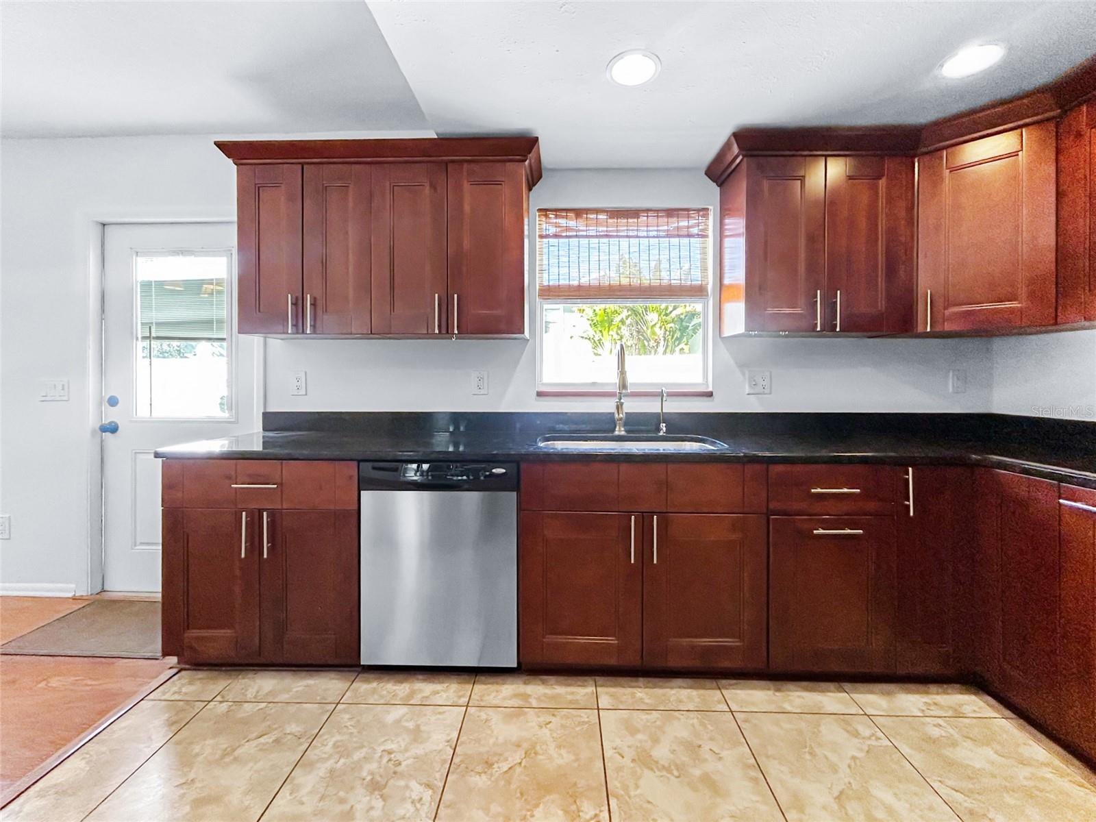 Image 7 of 30 For 2926 Tyson Avenue