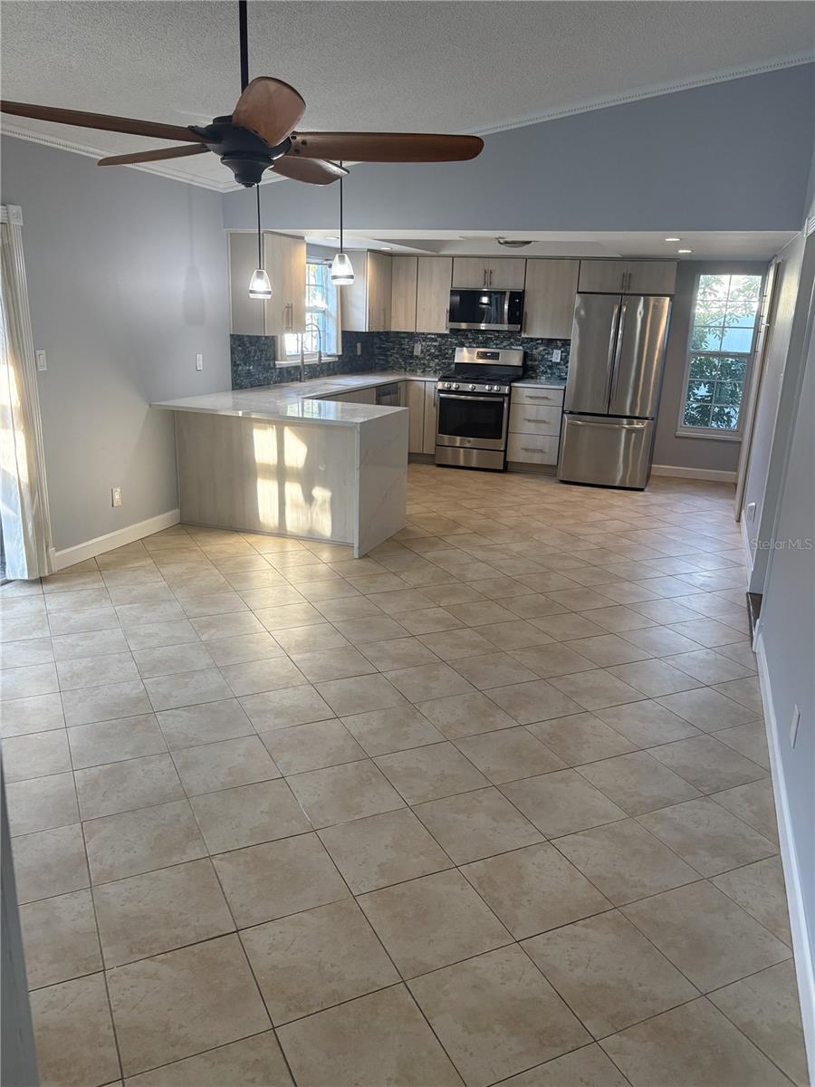 Listing photo id 5 for 5784 Bay Pines Lakes Boulevard